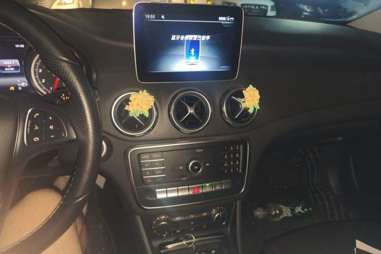 Used Mercedes-Benz GLA 2018 GLA 200 Sport Edition Audio And AC Panel