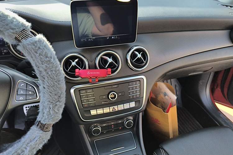 Used Mercedes-Benz GLA 2018 GLA 200 Fashion Model Audio And AC Panel