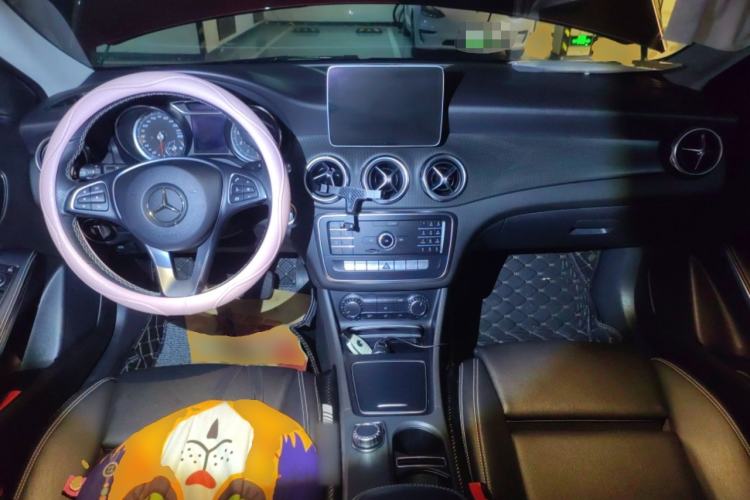 Used Mercedes-Benz GLA 2018 GLA 200 Sport Edition Center Console