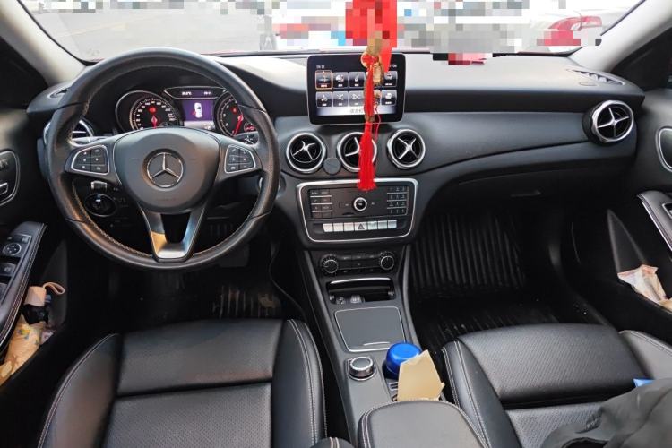 Used Mercedes-Benz GLA 2018 GLA 200 Sport Edition Center Console
