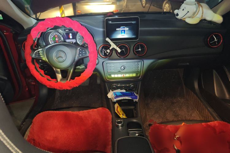 Used Mercedes-Benz GLA 2018 GLA 200 Sport Edition Center Console