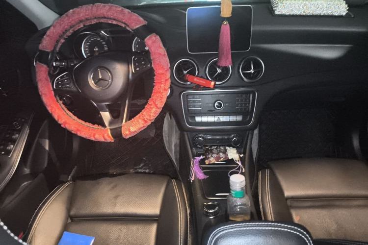 Used Mercedes-Benz GLA 2018 GLA 200 Fashion Model Center Console