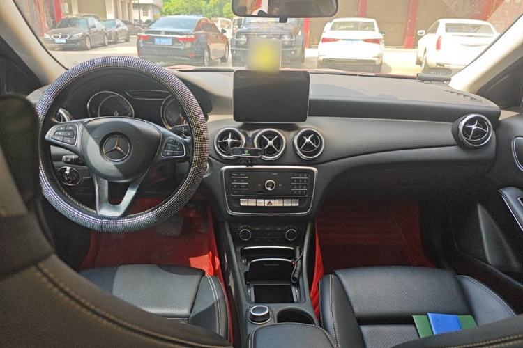Used Mercedes-Benz GLA 2018 GLA 200 Fashion Model Center Console