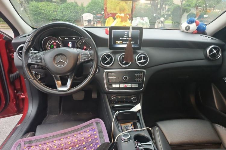 Used Mercedes-Benz GLA 2018 GLA 200 Sport Edition Center Console