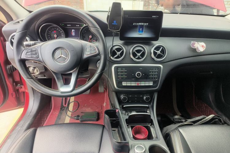 Used Mercedes-Benz GLA 2018 GLA 200 Fashion Model Center Console