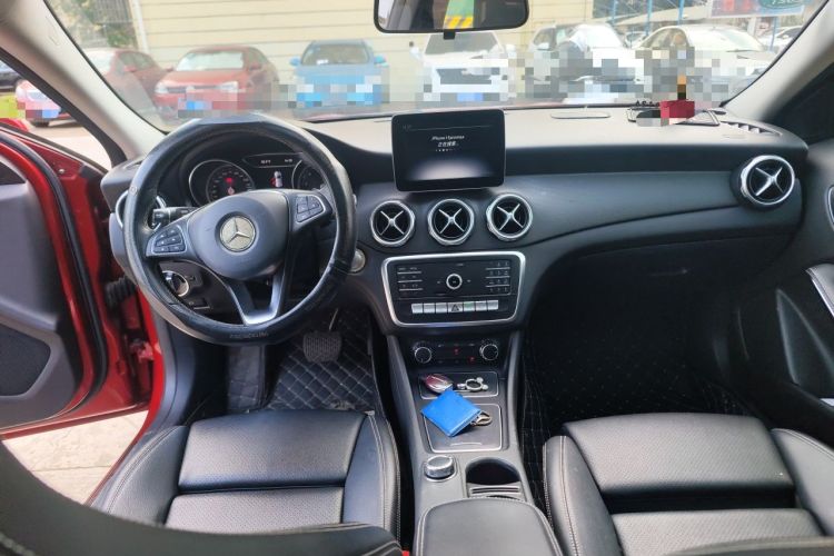 Used Mercedes-Benz GLA 2018 GLA 200 Sport Edition Center Console