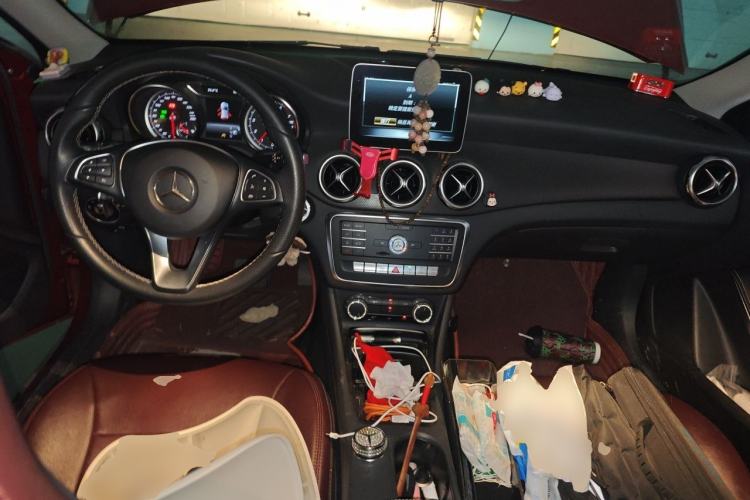 Used Mercedes-Benz GLA 2018 GLA 200 Sport Edition Center Console