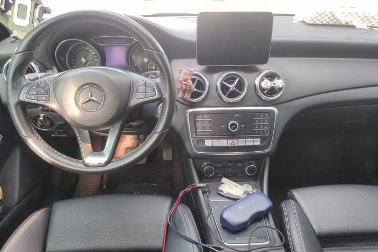 Used Mercedes-Benz GLA 2018 GLA 200 Fashion Model Center Console