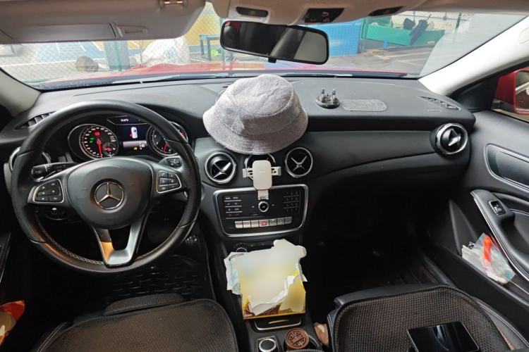 Used Mercedes-Benz GLA 2018 GLA 200 Sport Edition Center Console
