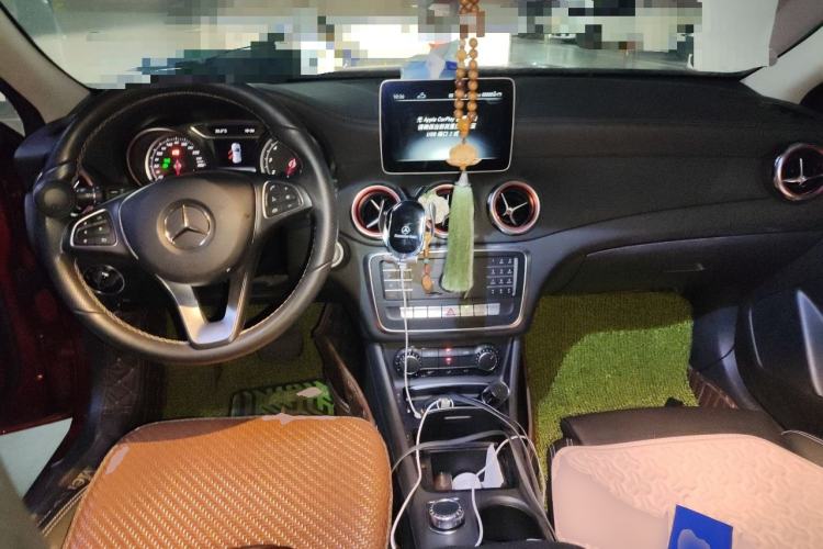 Used Mercedes-Benz GLA 2018 GLA 200 Fashion Model Center Console