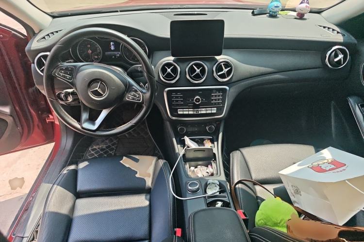 Used Mercedes-Benz GLA 2018 GLA 200 Fashion Model Center Console