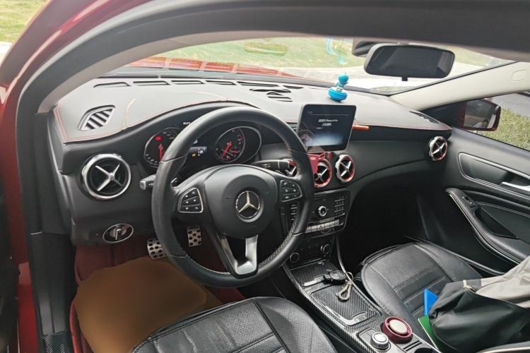 Used Mercedes-Benz GLA 2018 GLA 200 Fashion Model Center Console