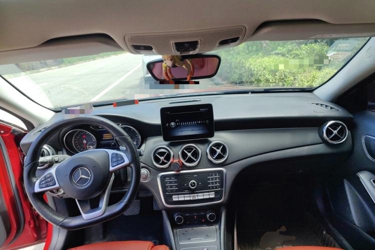 Used Mercedes-Benz GLA 2018 GLA 200 Sport Edition Center Console