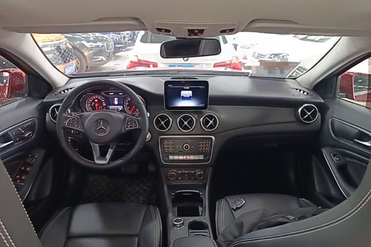Used Mercedes-Benz GLA 2018 GLA 200 Sport Edition Center Console