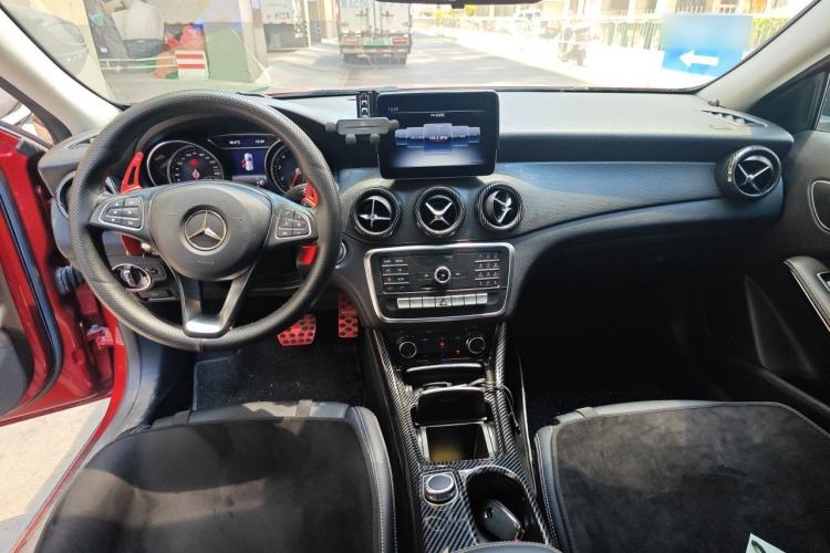 Used Mercedes-Benz GLA 2018 GLA 200 Sport Edition Center Console