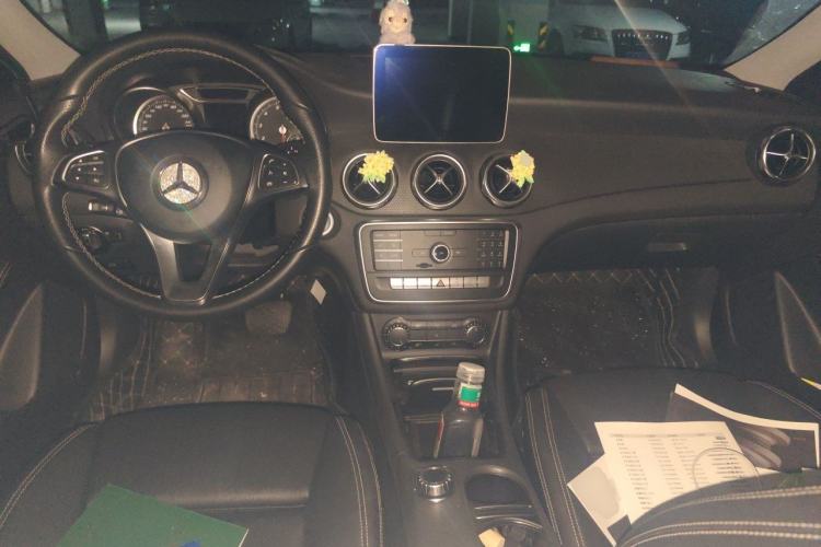 Used Mercedes-Benz GLA 2018 GLA 200 Sport Edition Center Console