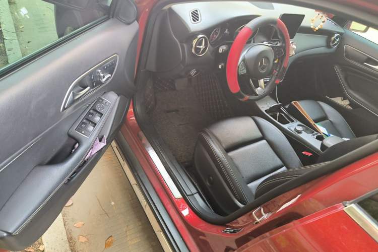 Used Mercedes-Benz GLA 2018 GLA 200 Sport Edition Driver Seat