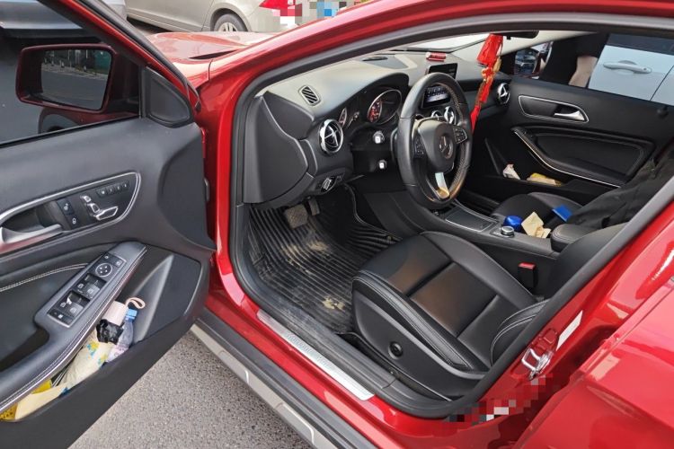 Used Mercedes-Benz GLA 2018 GLA 200 Sport Edition Driver Seat
