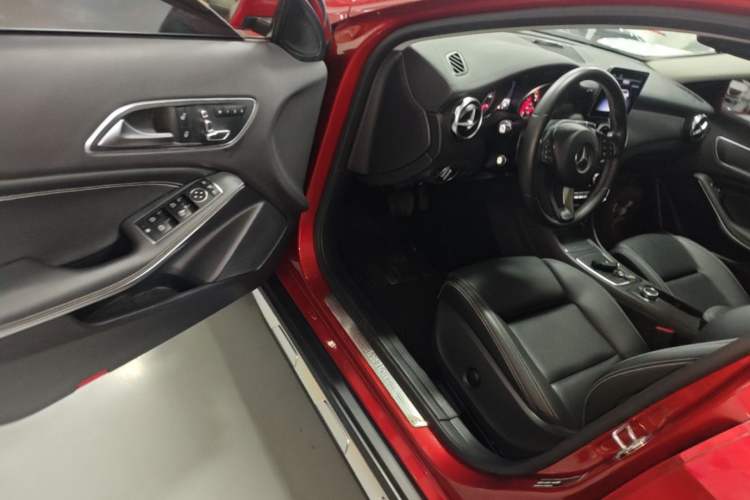 Used Mercedes-Benz GLA 2018 GLA 200 Fashion Model Driver Seat