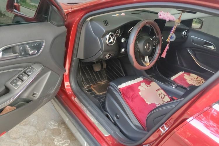 Used Mercedes-Benz GLA 2018 GLA 200 Sport Edition Driver Seat