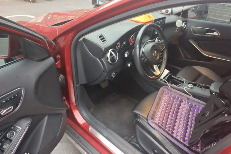 Used Mercedes-Benz GLA 2018 GLA 200 Sport Edition Driver Seat