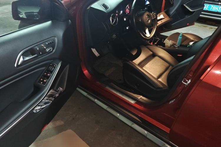 Used Mercedes-Benz GLA 2018 GLA 200 Sport Edition Driver Seat