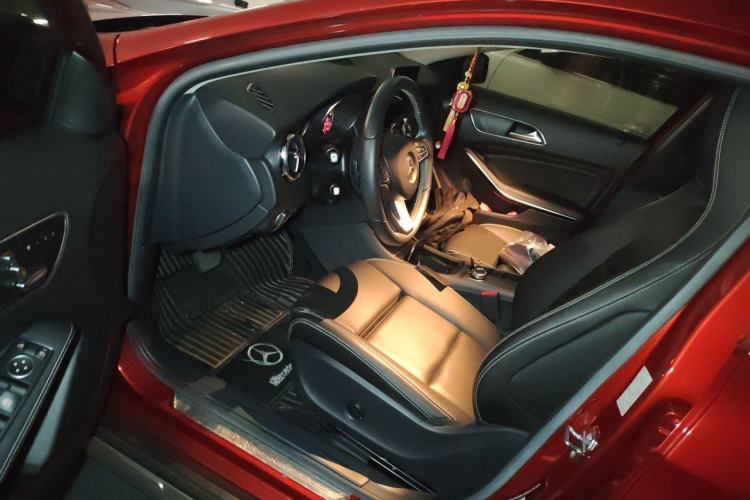 Used Mercedes-Benz GLA 2018 GLA 200 Sport Edition Driver Seat