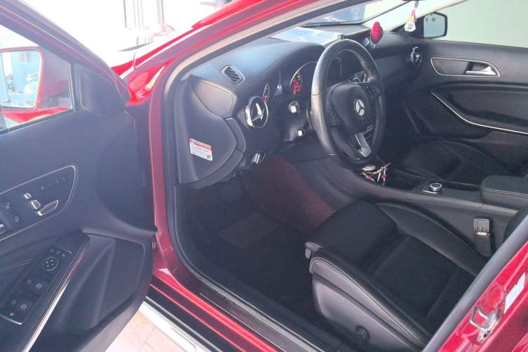 Used Mercedes-Benz GLA 2018 GLA 200 Fashion Model Driver Seat