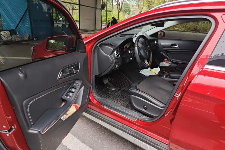 Used Mercedes-Benz GLA 2018 GLA 200 Sport Edition Driver Seat