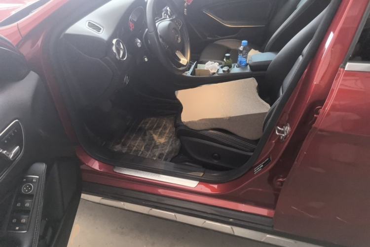 Used Mercedes-Benz GLA 2018 GLA 200 Sport Edition Driver Seat