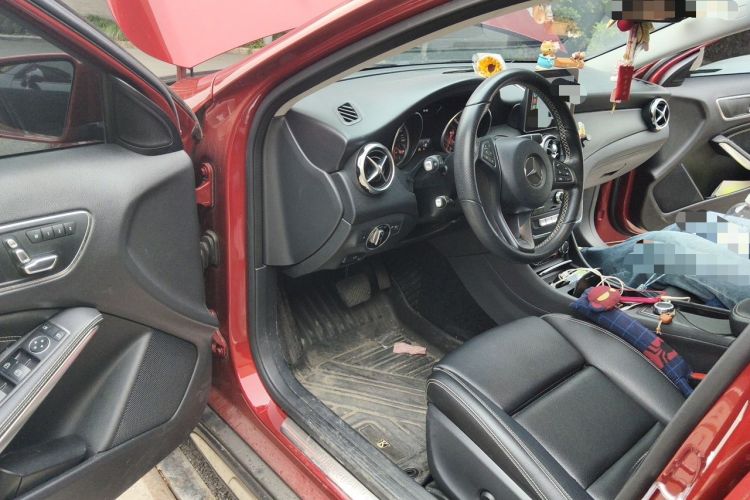 Used Mercedes-Benz GLA 2018 GLA 200 Sport Edition Driver Seat
