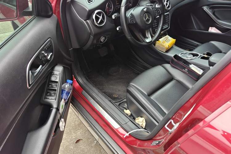 Used Mercedes-Benz GLA 2018 GLA 200 Sport Edition Driver Seat