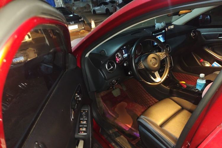 Used Mercedes-Benz GLA 2018 GLA 200 Sport Edition Driver Seat