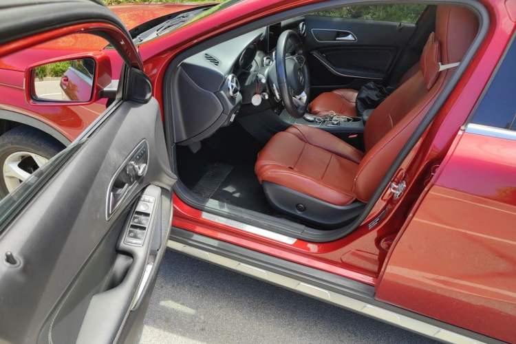 Used Mercedes-Benz GLA 2018 GLA 200 Sport Edition Driver Seat