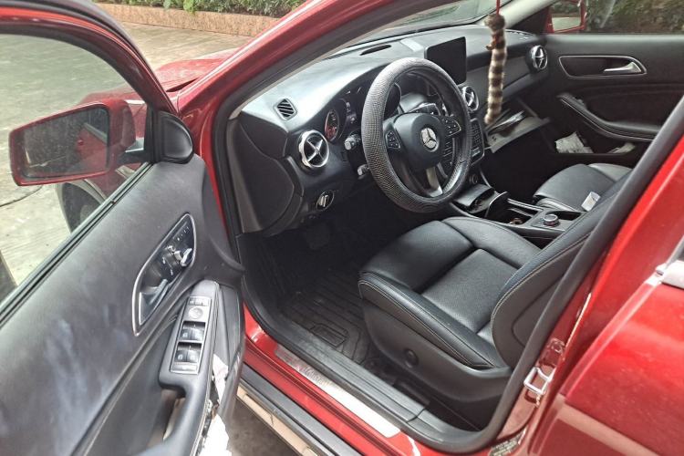 Used Mercedes-Benz GLA 2018 GLA 200 Sport Edition Driver Seat