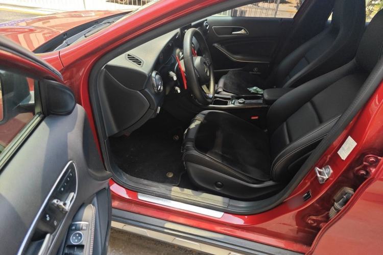 Used Mercedes-Benz GLA 2018 GLA 200 Sport Edition Driver Seat