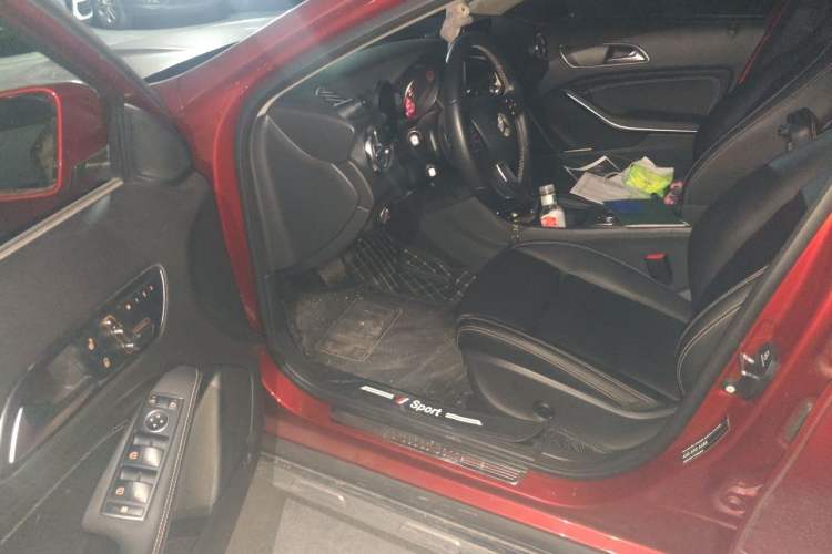 Used Mercedes-Benz GLA 2018 GLA 200 Sport Edition Driver Seat