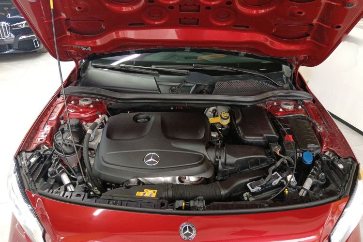 Used Mercedes-Benz GLA 2018 GLA 220 4MATIC Sport Edition Engine Bay