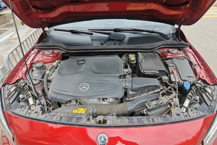 Used Mercedes-Benz GLA 2018 GLA 220 4MATIC Sport Edition Engine Bay
