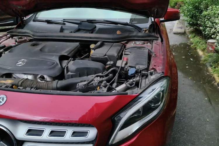 Used Mercedes-Benz GLA 2018 GLA 200 Fashion Model Engine Bay Left