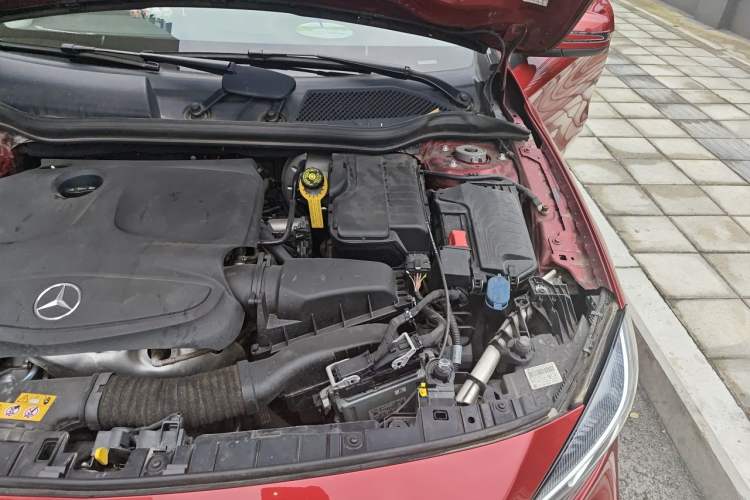 Used Mercedes-Benz GLA 2018 GLA 200 Sport Edition Engine Bay Left
