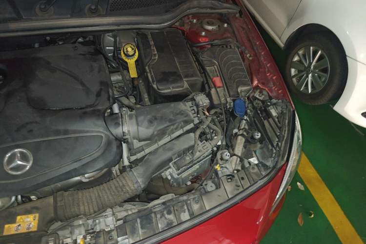 Used Mercedes-Benz GLA 2018 GLA 200 Fashion Model Engine Bay Left