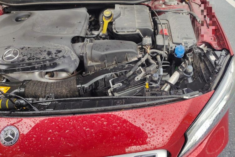 Used Mercedes-Benz GLA 2018 GLA 200 Fashion Model Engine Bay Left