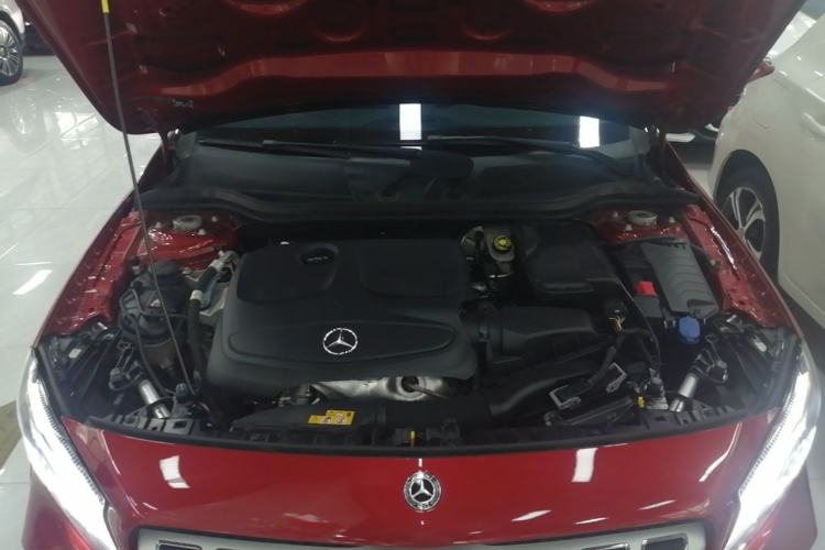 Used Mercedes-Benz GLA 2018 GLA 200 Fashion Model Engine Bay