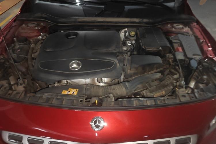Used Mercedes-Benz GLA 2018 GLA 200 Fashion Model Engine Bay