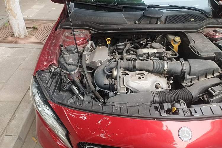 Used Mercedes-Benz GLA 2018 GLA 220 4MATIC Sport Edition Engine Bay Right