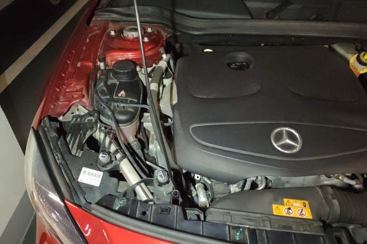 Used Mercedes-Benz GLA 2018 GLA 200 Sport Edition Engine Bay Right
