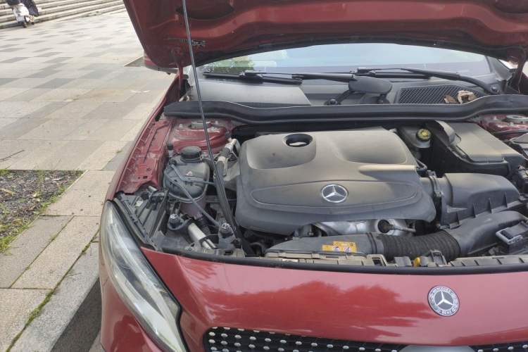 Used Mercedes-Benz GLA 2018 GLA 200 Fashion Model Engine Bay Right