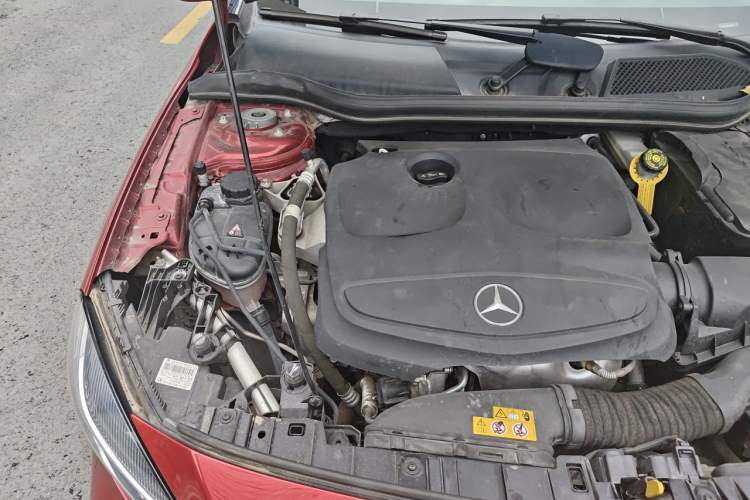 Used Mercedes-Benz GLA 2018 GLA 200 Sport Edition Engine Bay Right