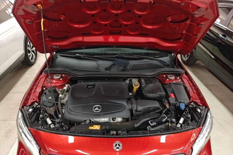 Used Mercedes-Benz GLA 2018 GLA 200 Fashion Model Engine Bay